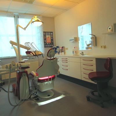 Behandlungszimmer Zahnarztpraxis Bär